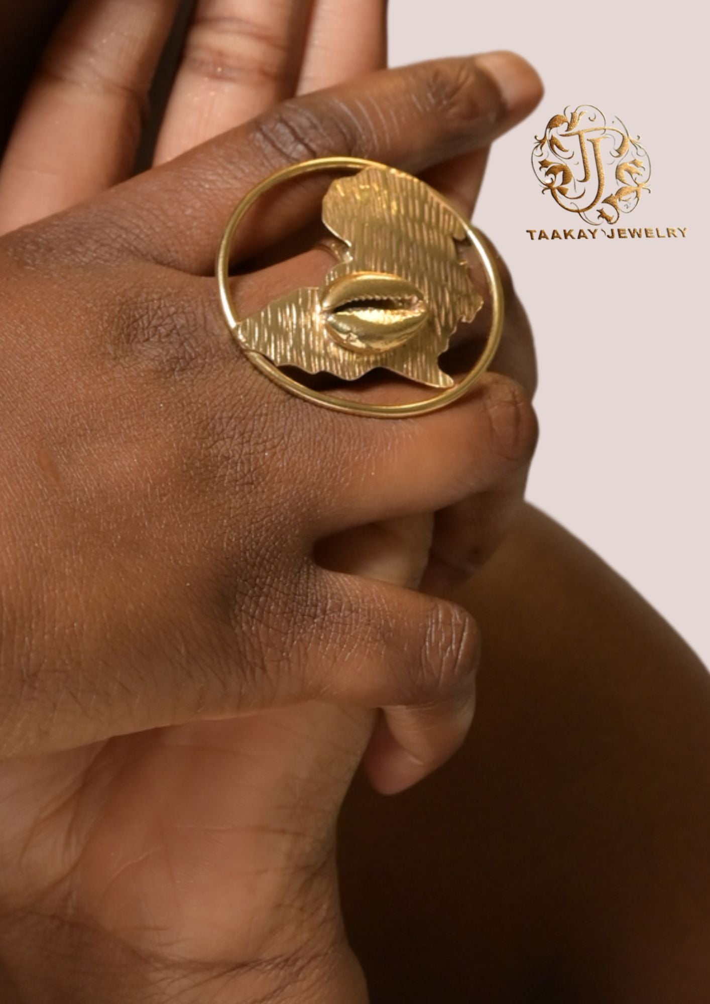 Bague Bronze "Reine du Continent"