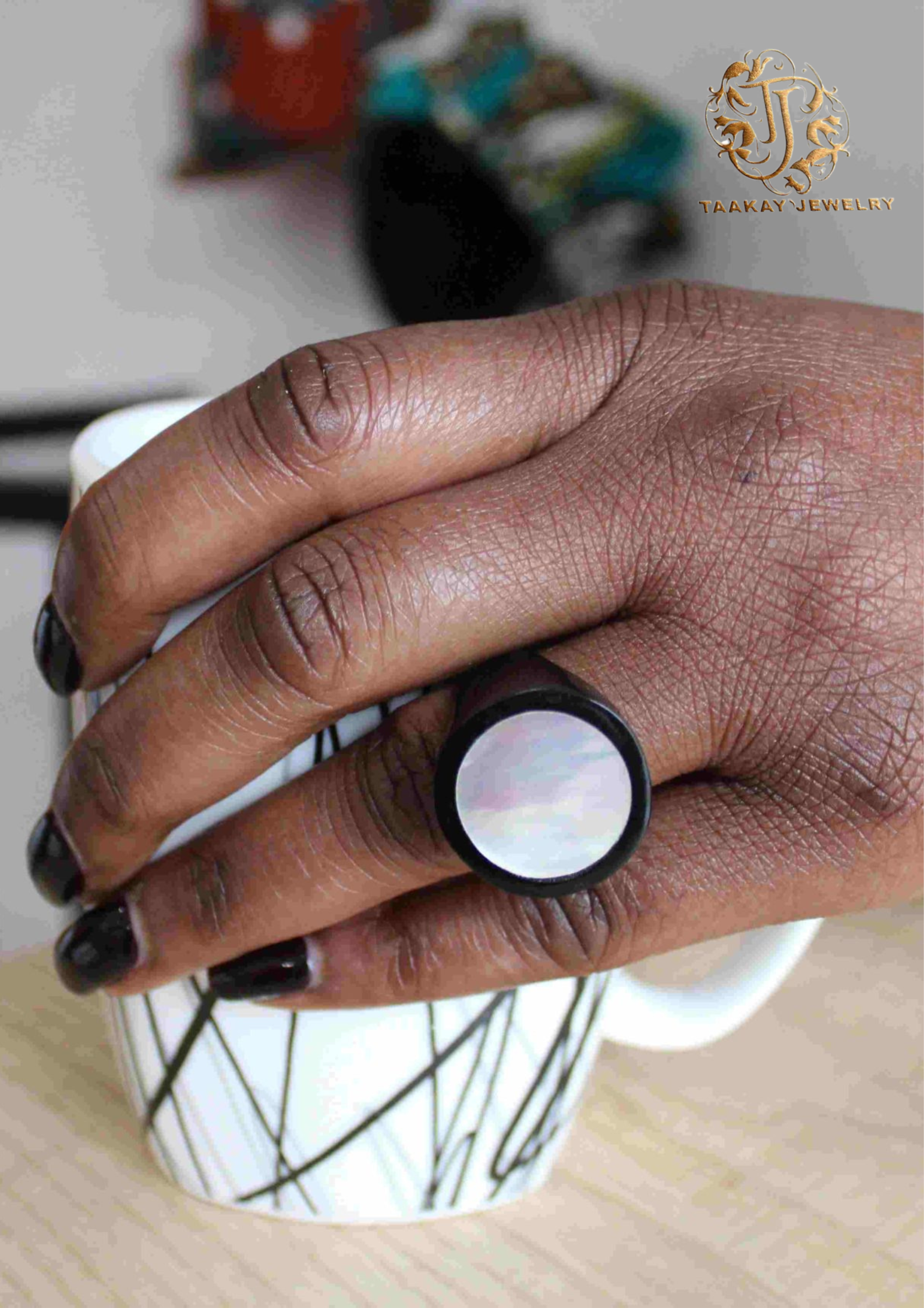 Bague en corne et nacre « INGA »