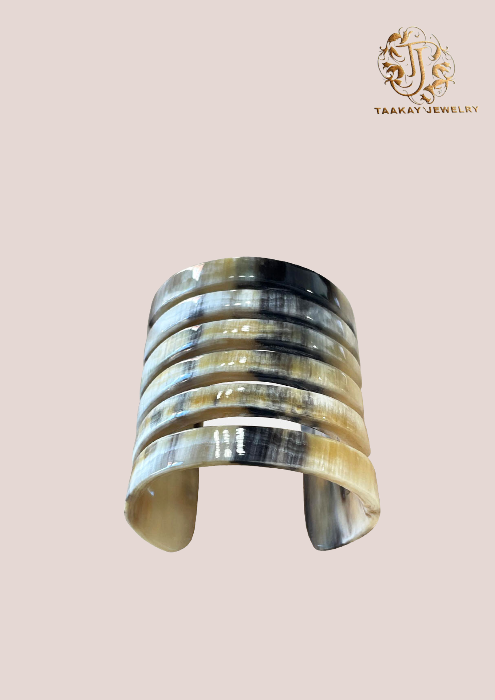 Bracelet corne manchette « Tahina, la protégée »