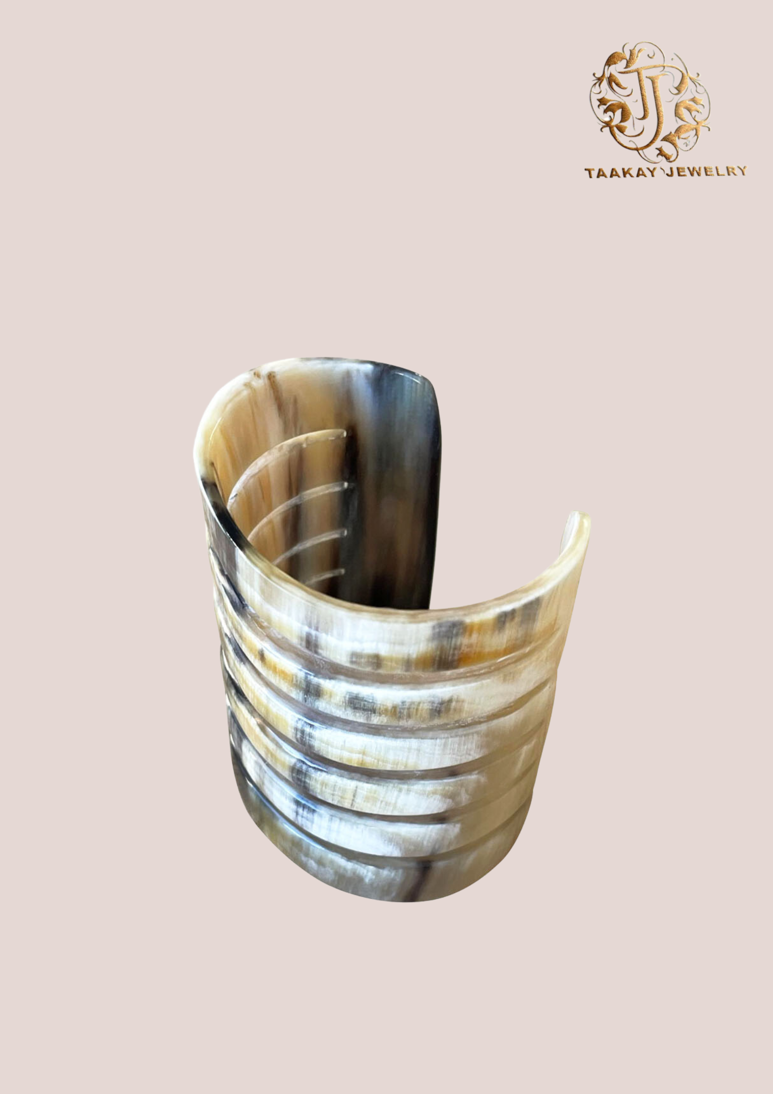 Bracelet corne manchette « Tahina, la protégée »