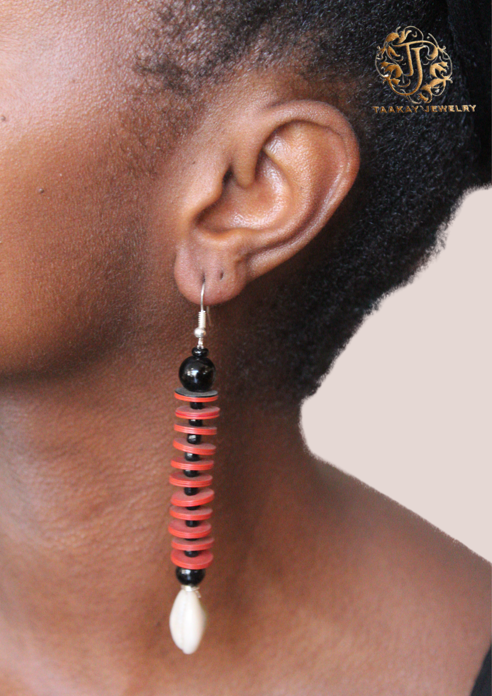 Boucles d’oreilles coquillage “Aline Sitoé Diatta”