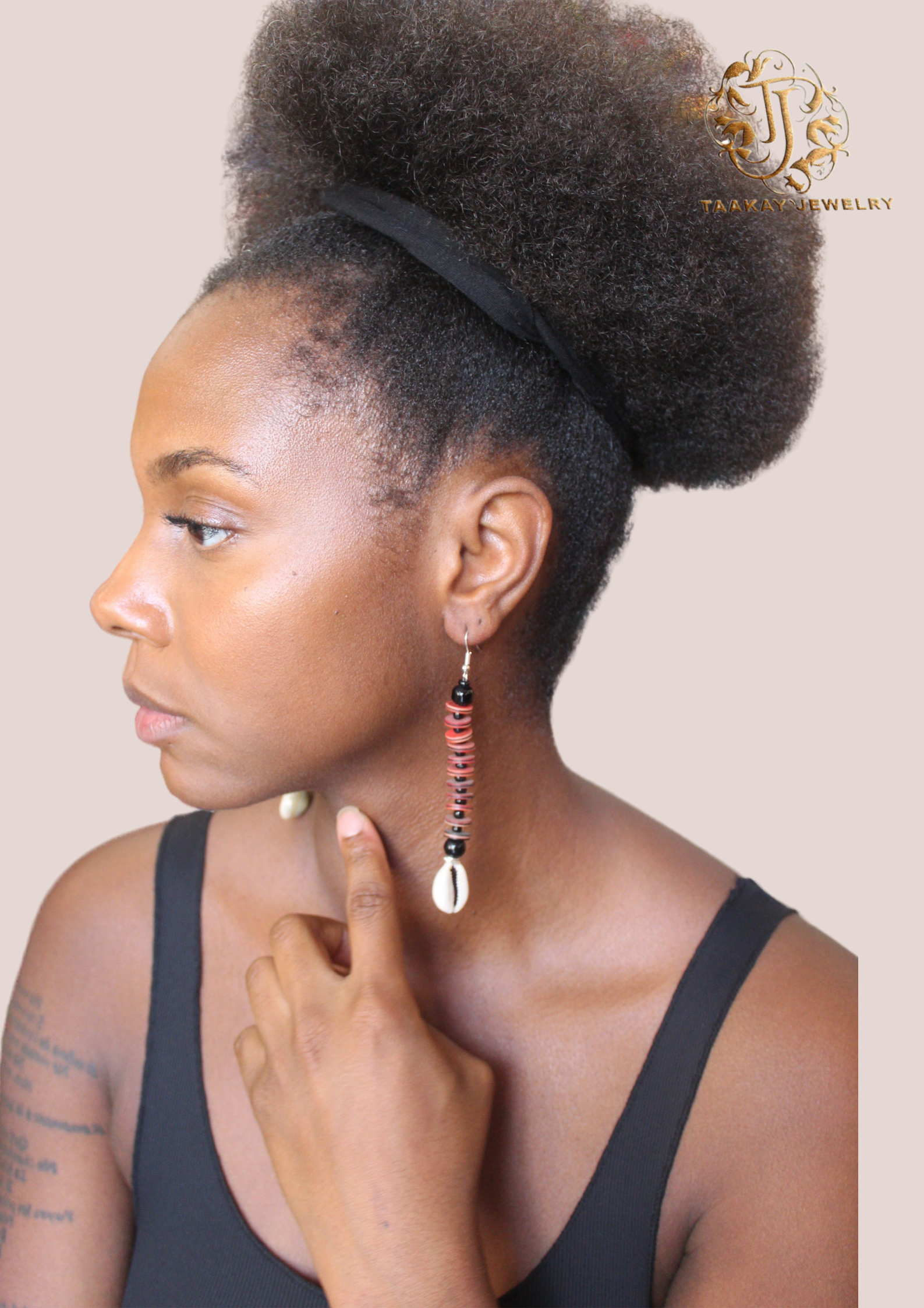 Boucles d’oreilles coquillage “Aline Sitoé Diatta”