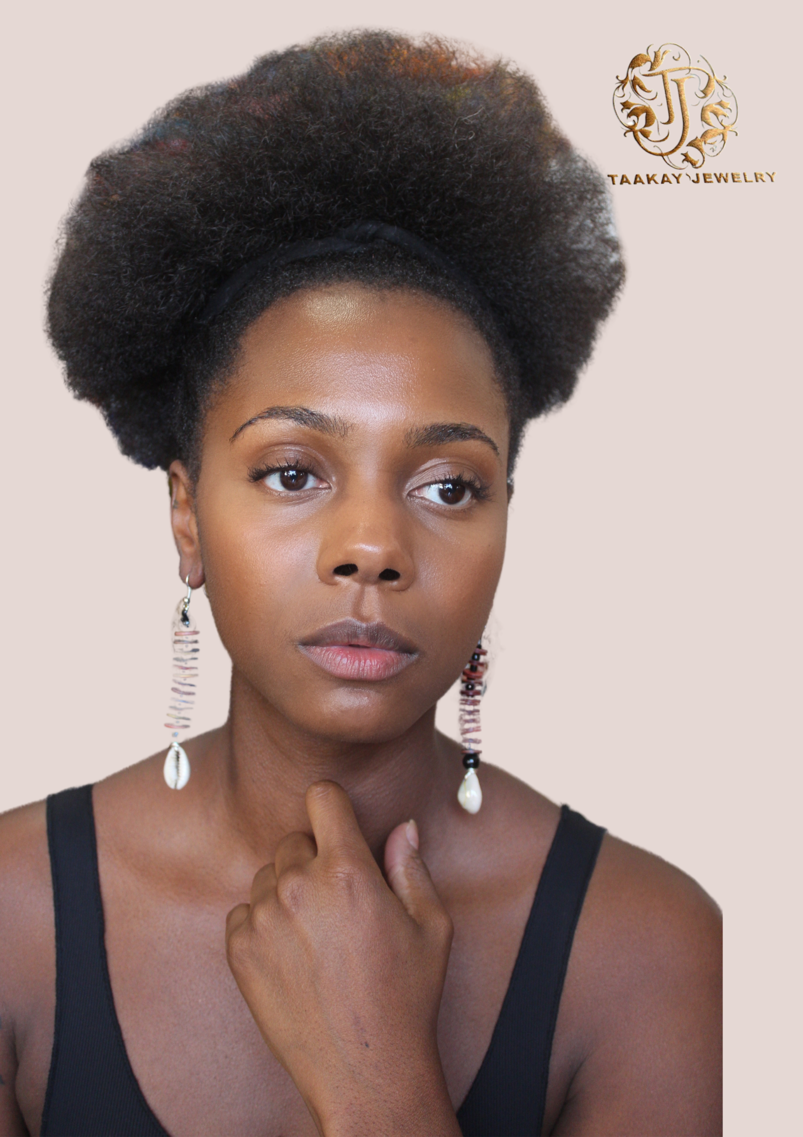 Boucles d’oreilles coquillage “Aline Sitoé Diatta”