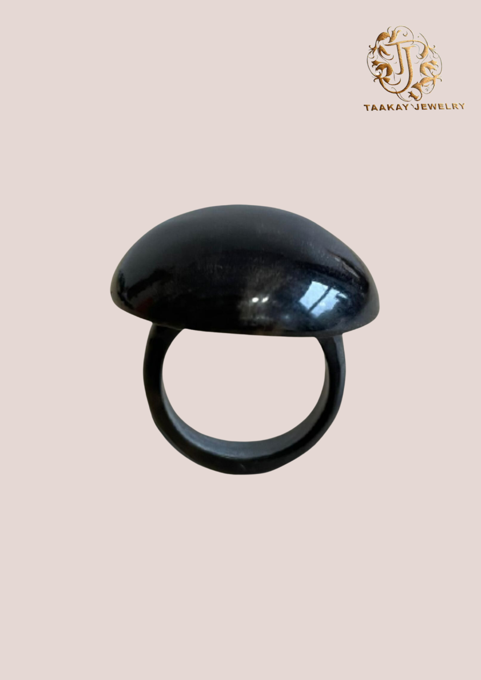 Bague en corne “la belle boule noire”