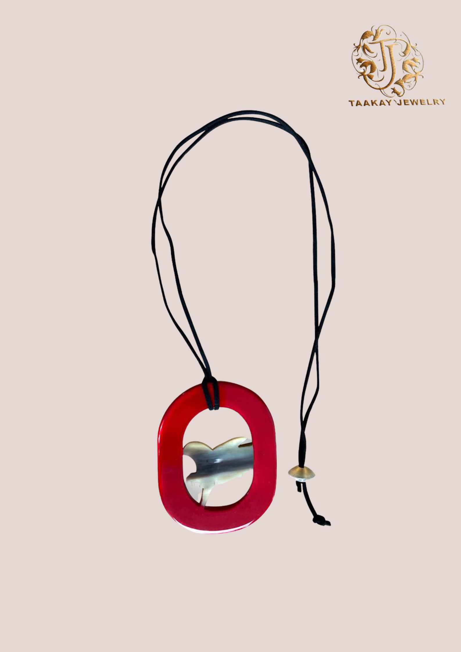 Collier en corne “Iris, la courageuse”