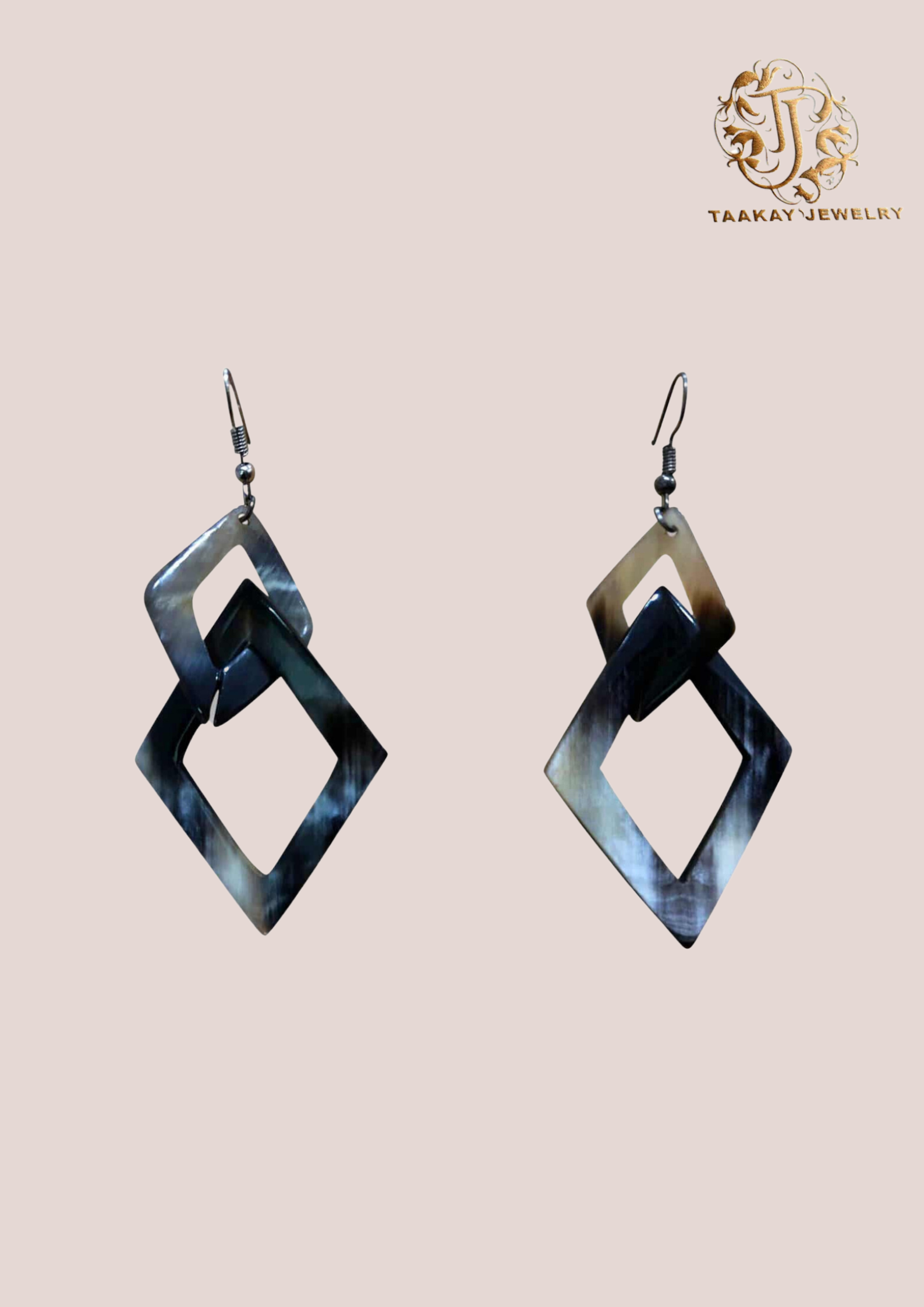 Boucles d’oreilles en corne “Lalao, la joie de vivre”