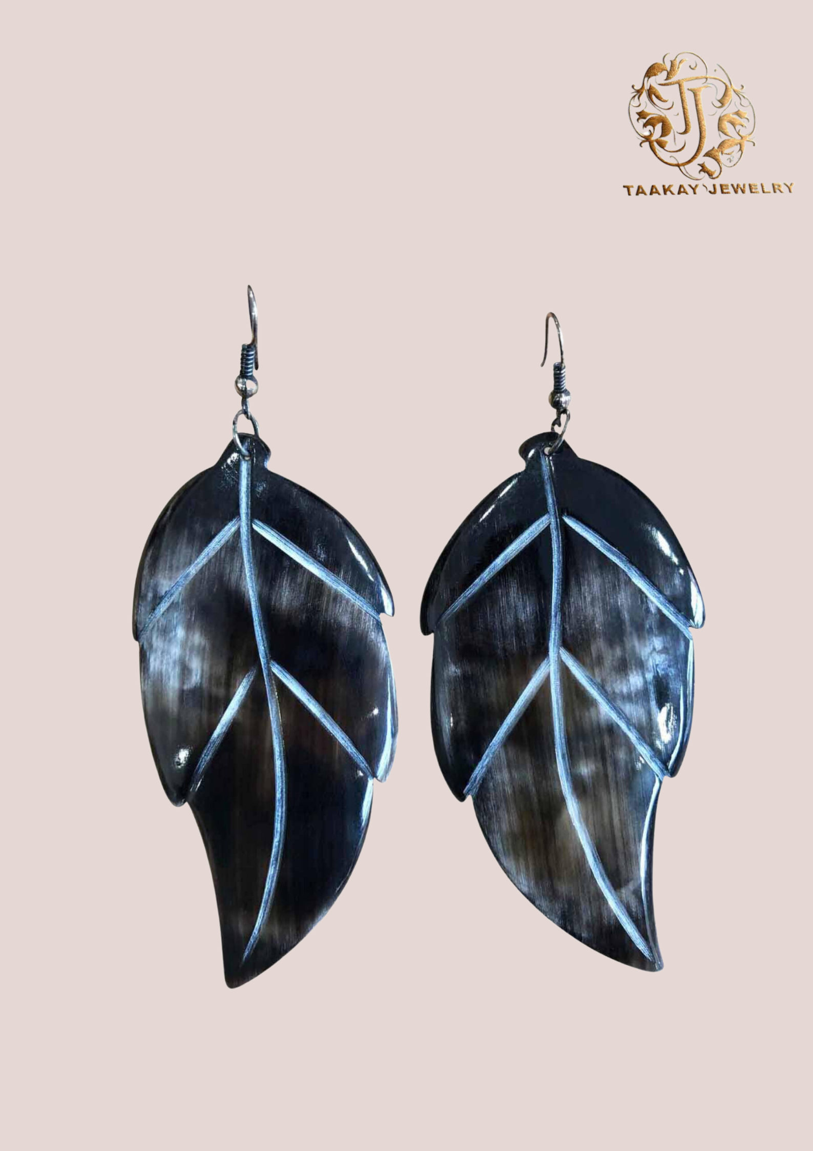 Boucles d’oreilles en corne “Manja, la jolie”