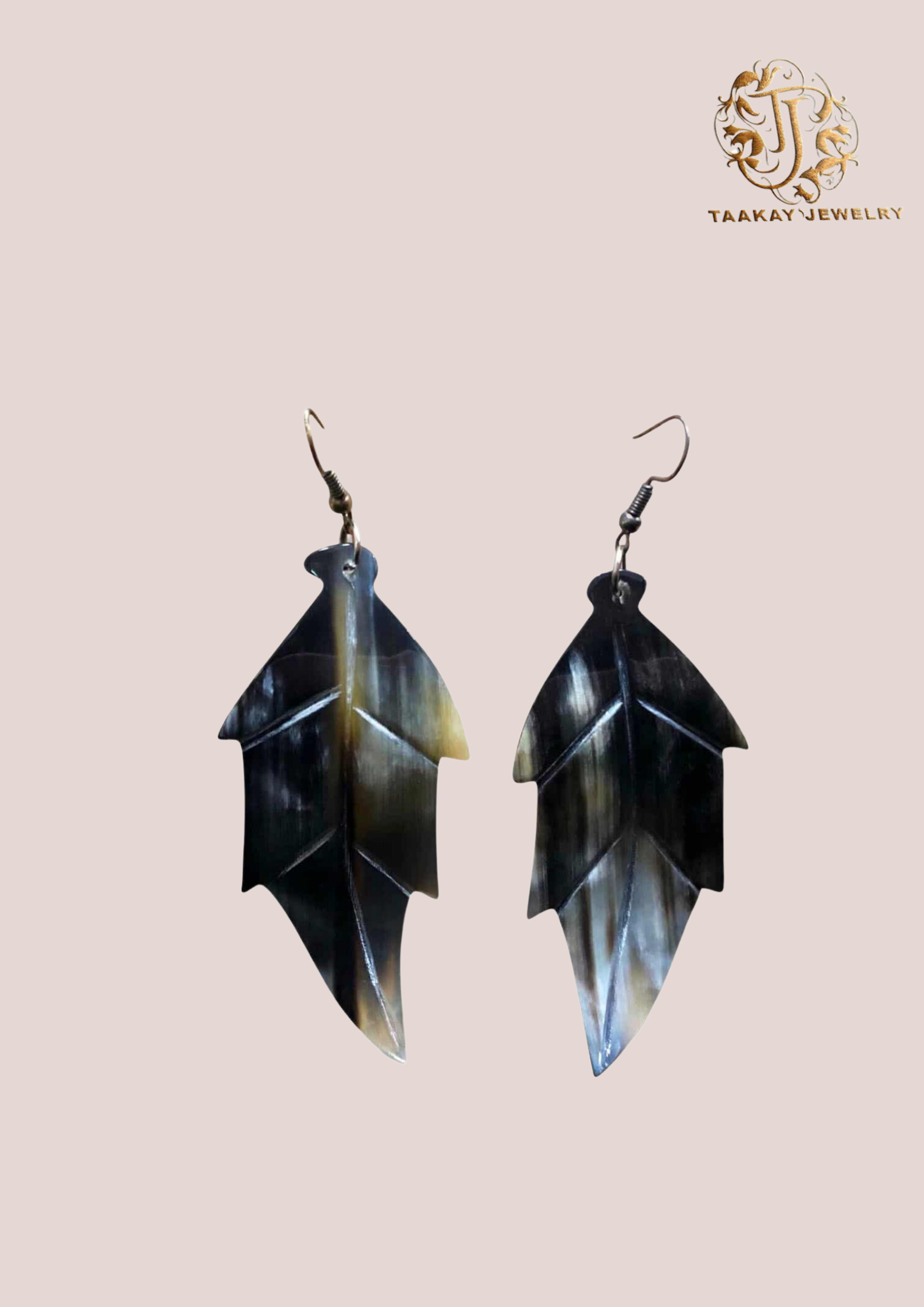 Boucles d’oreilles en corne “Manja, la jolie”