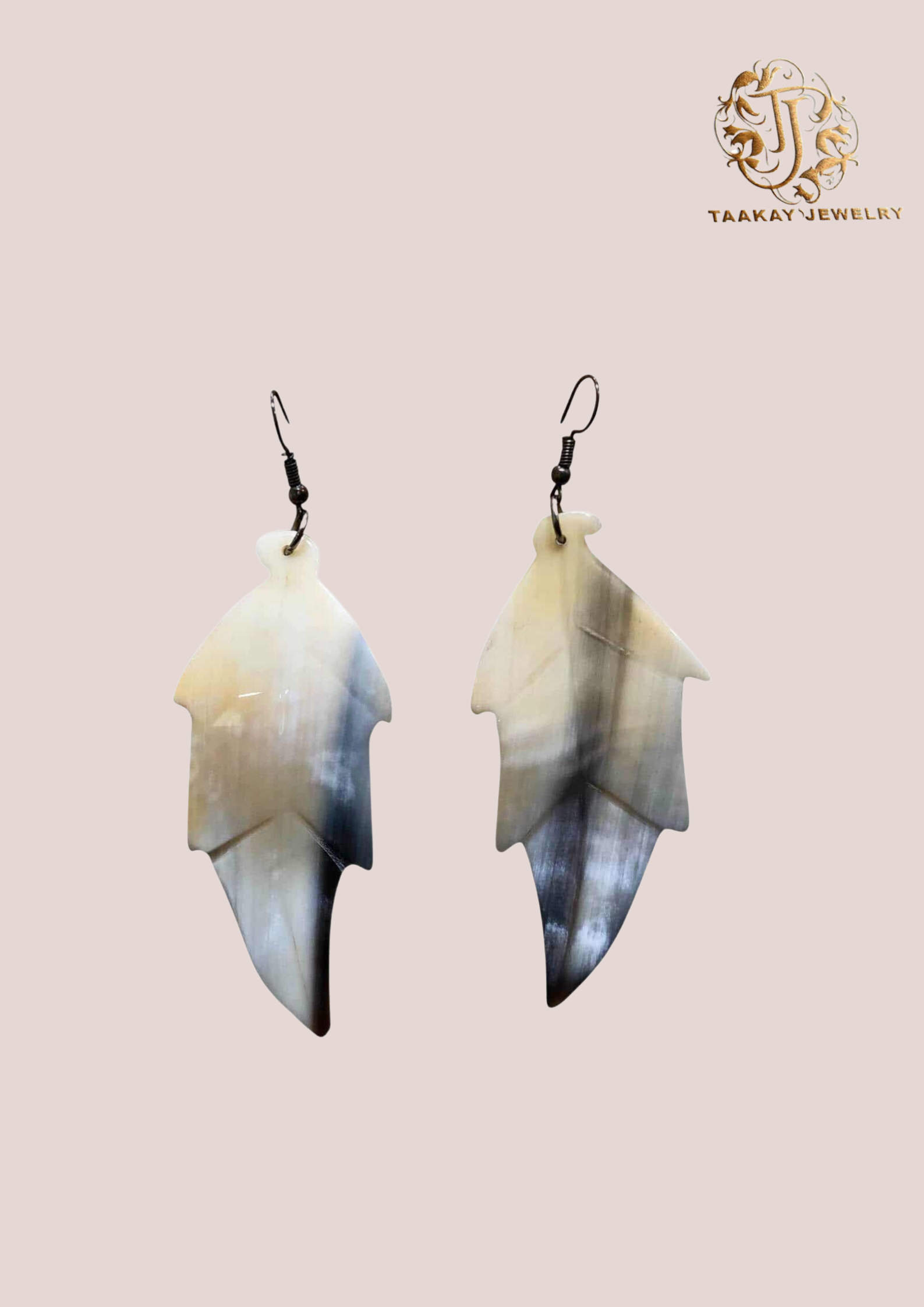 Boucles d’oreilles en corne “Manja, la jolie”