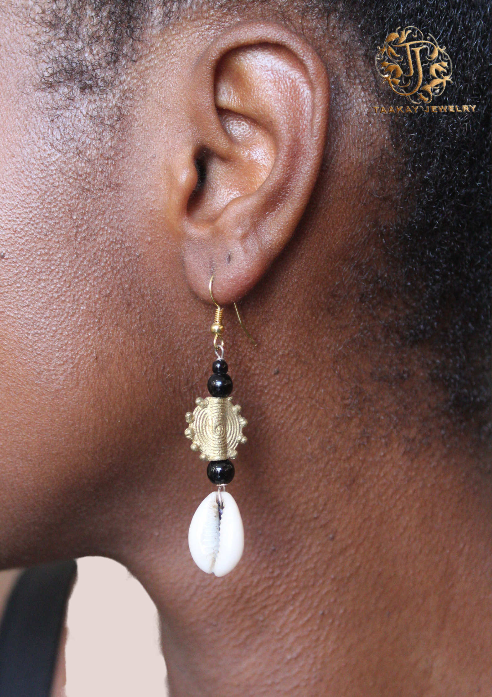 Boucles d’oreilles coquillage “Safi Faye”