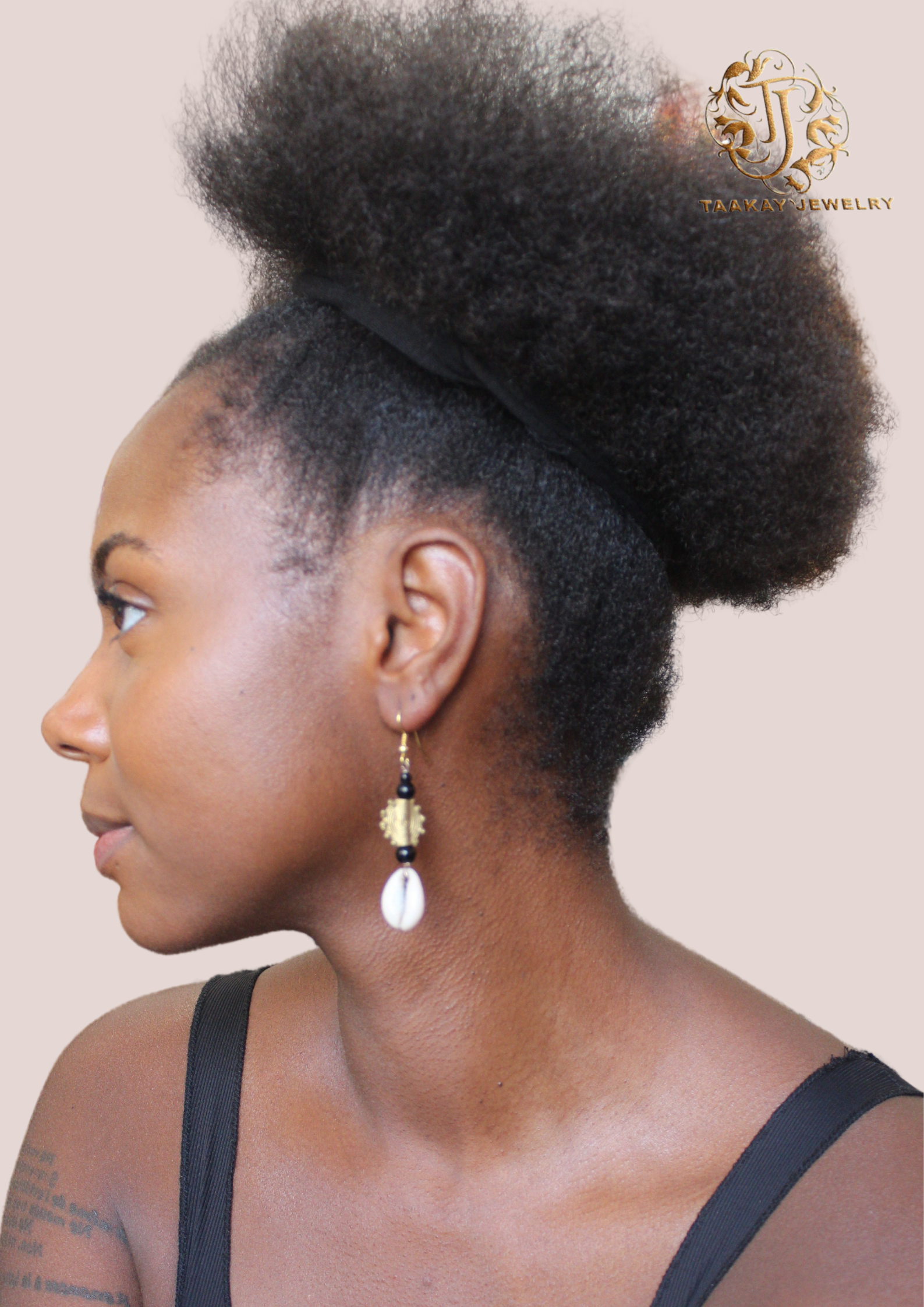 Boucles d’oreilles coquillage “Safi Faye”