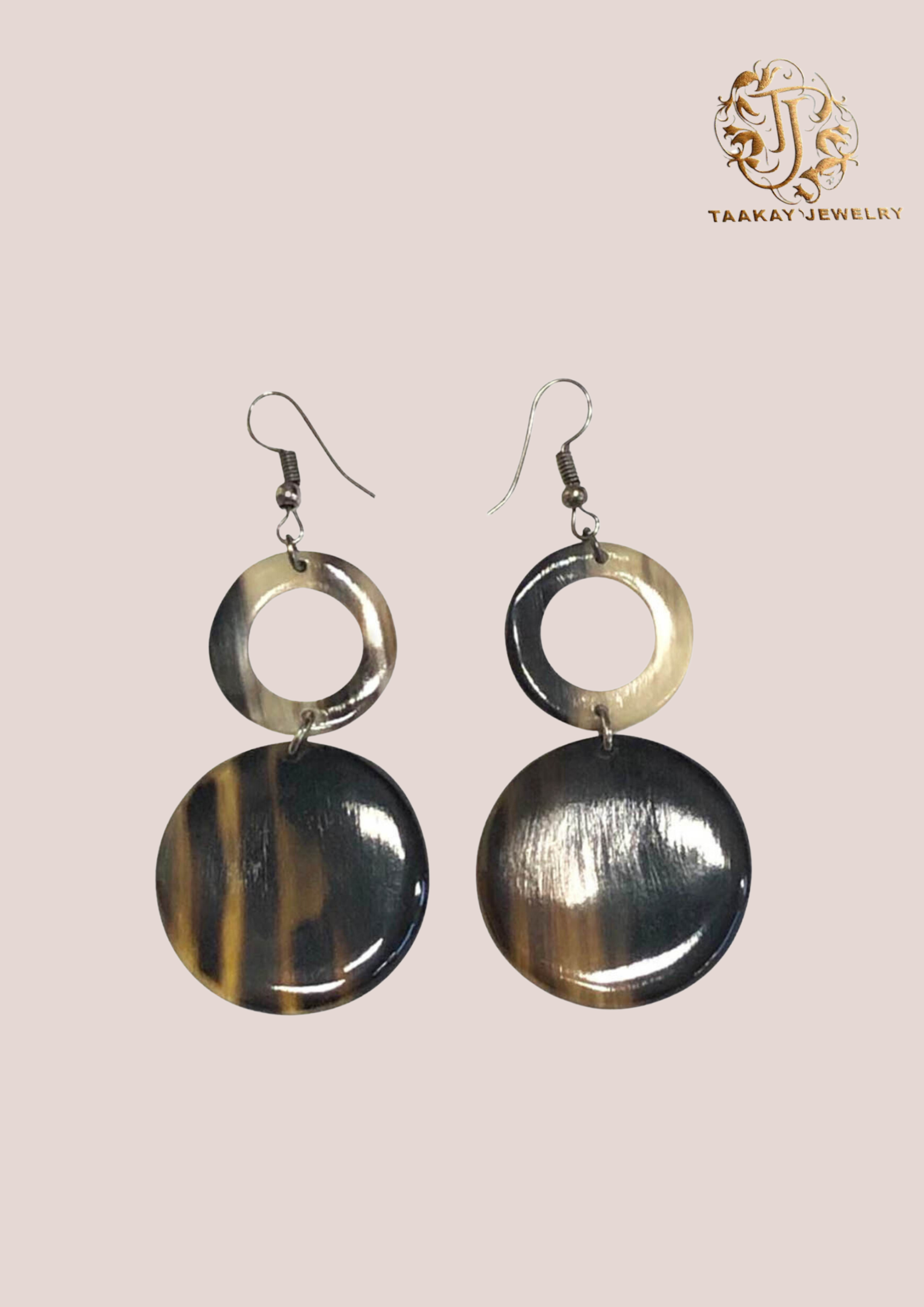 Boucles d’oreilles en corne “Noro, la lumière”