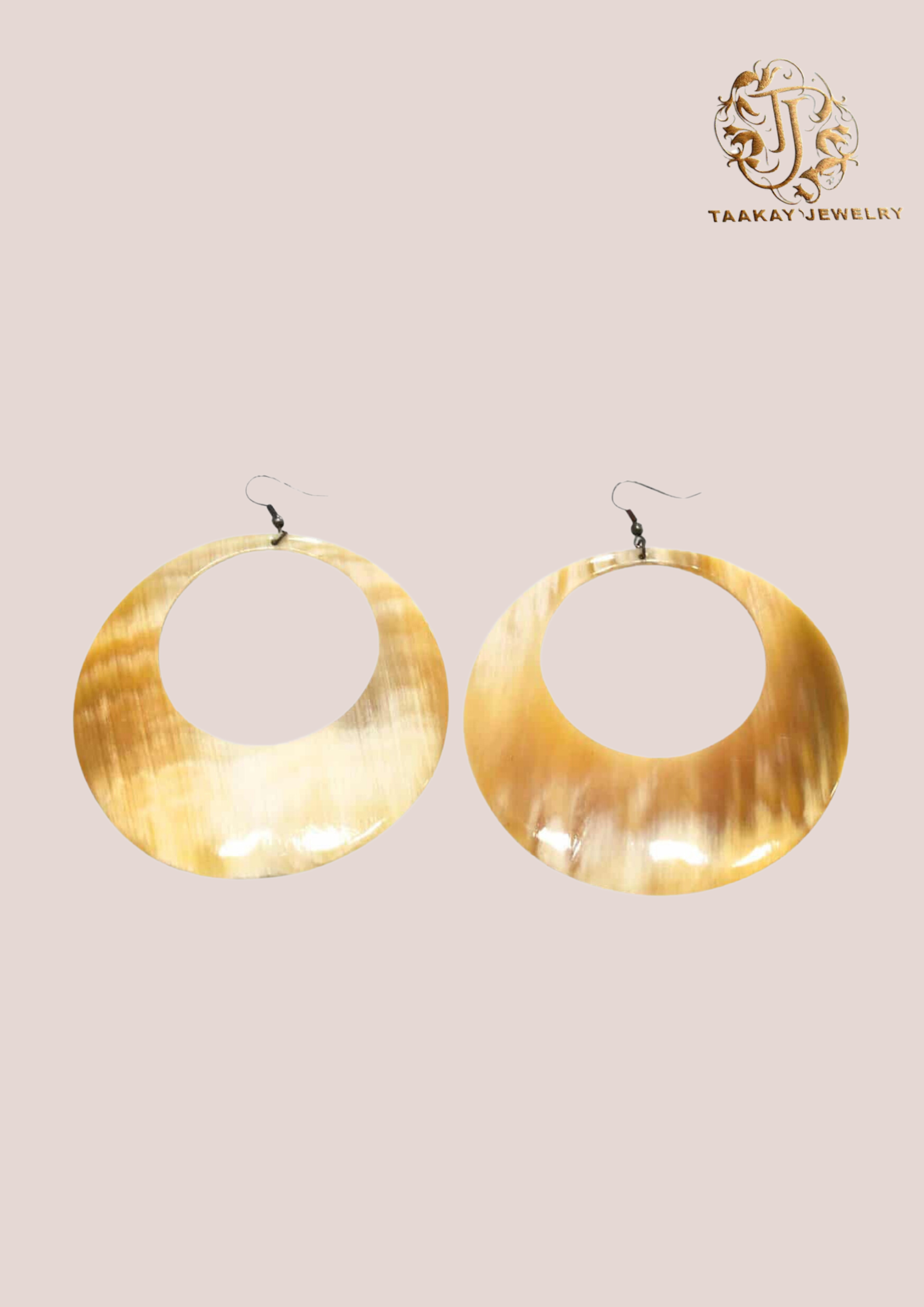 Boucles d’oreilles en corne “Voahangy, la perle”