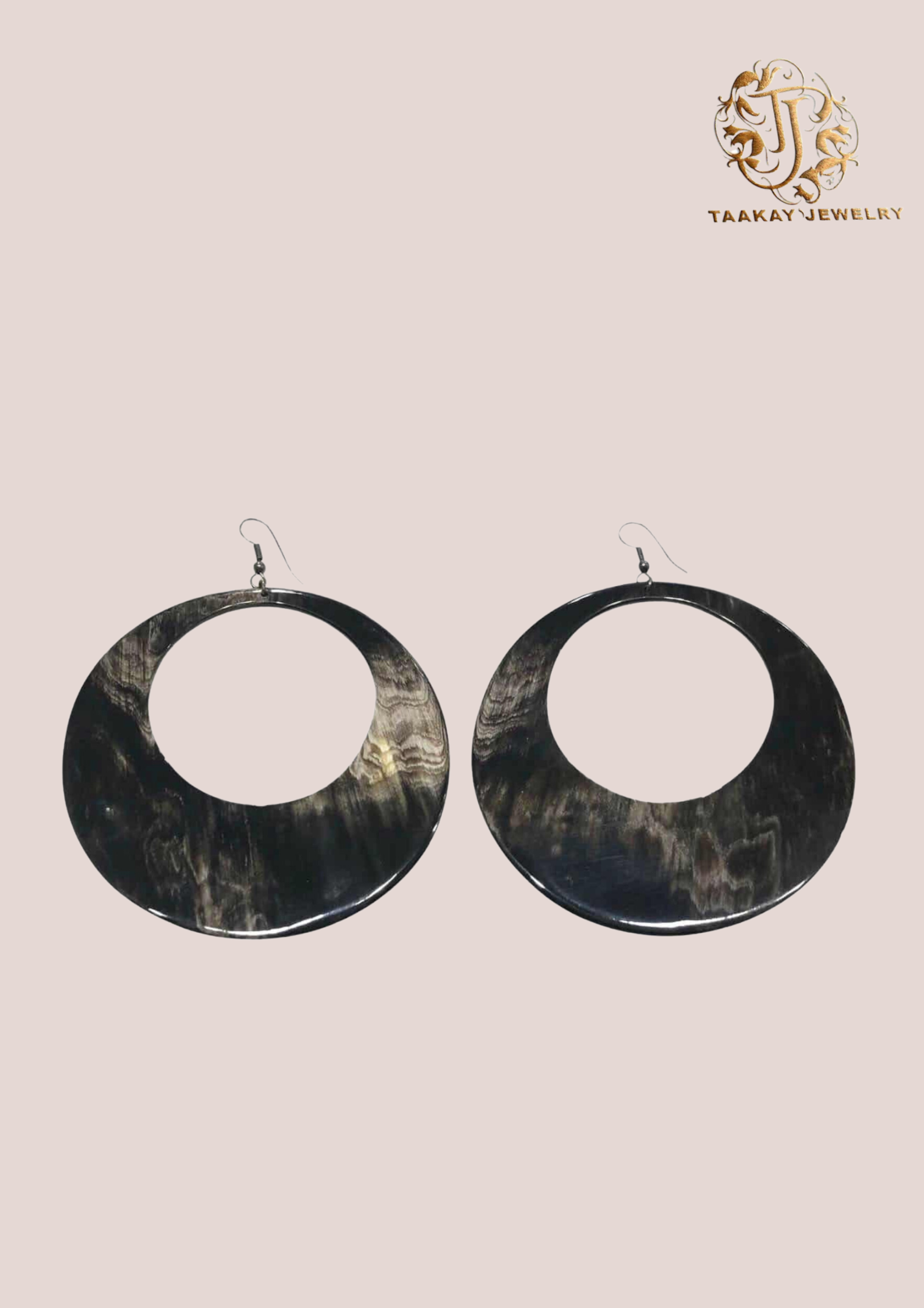 Boucles d’oreilles en corne “Voahangy, la perle”