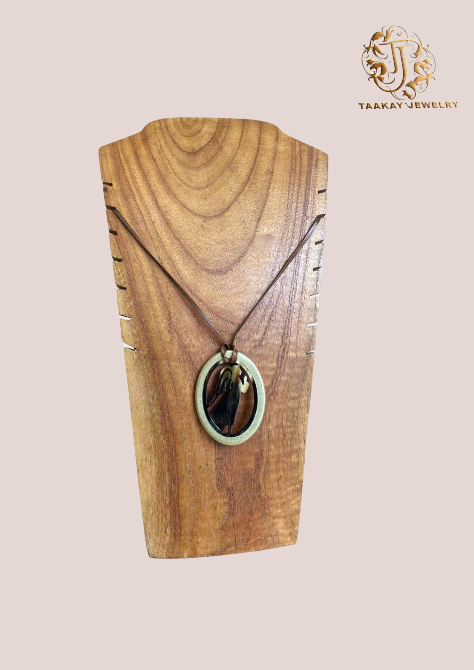 Collier en corne “Sia, la sage”