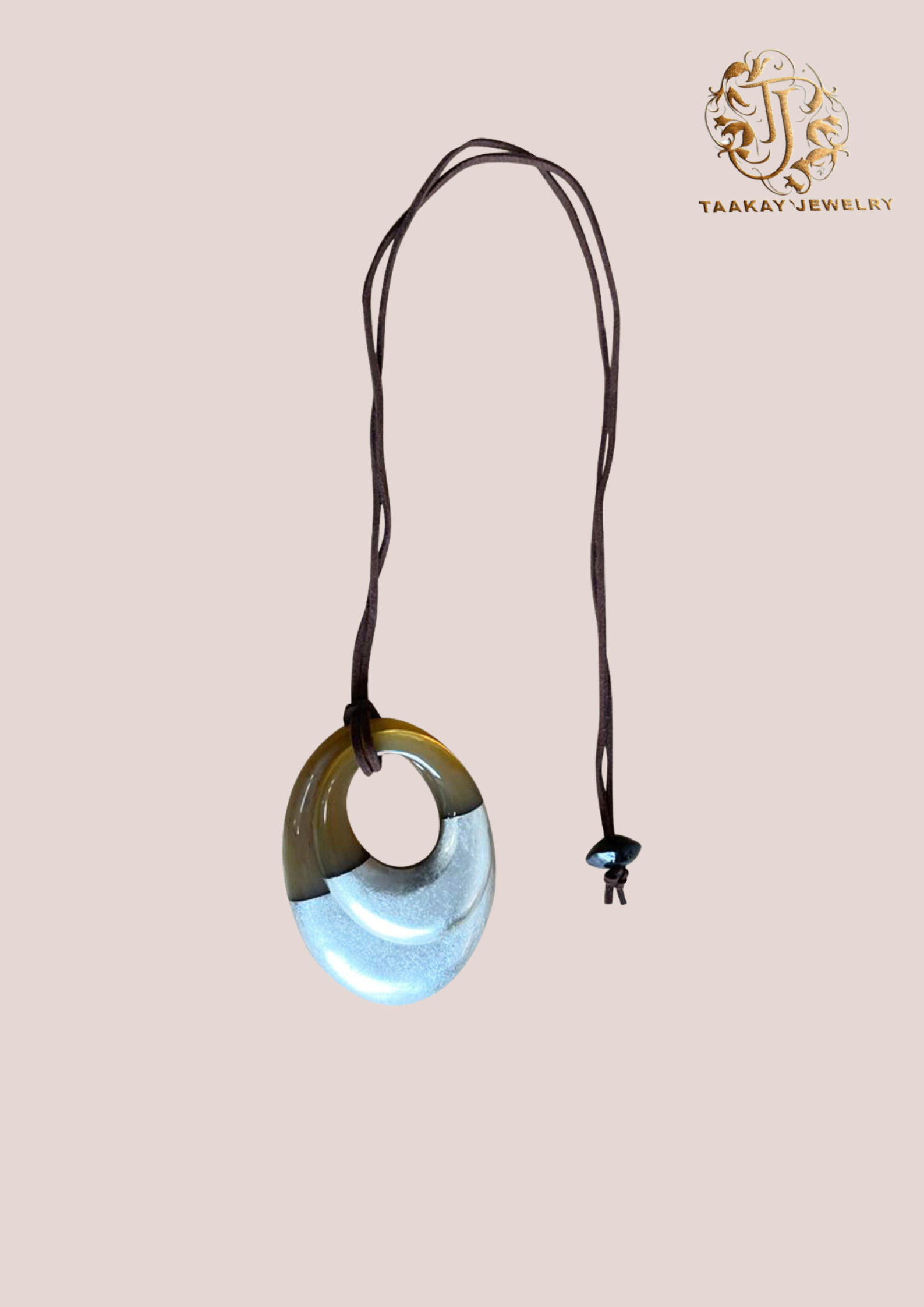 Sautoir en corne “Sne, la rebelle” ( collier)