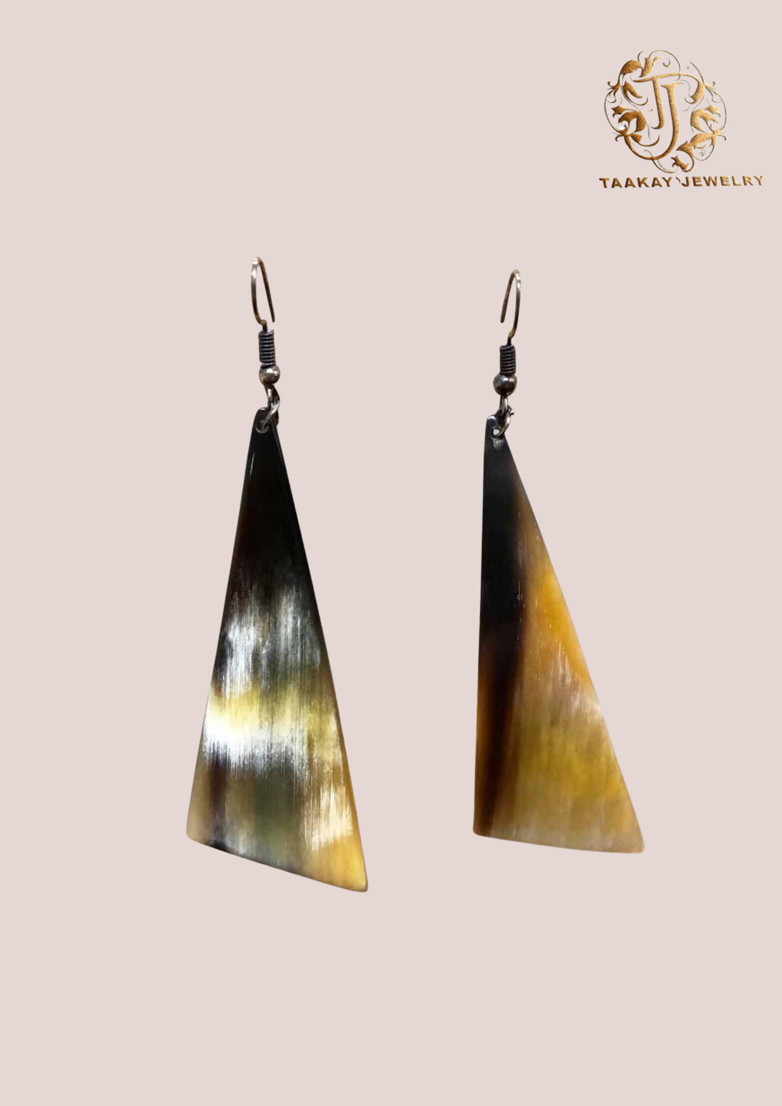 Boucles d’oreilles en corne “Nirina, la désirée”