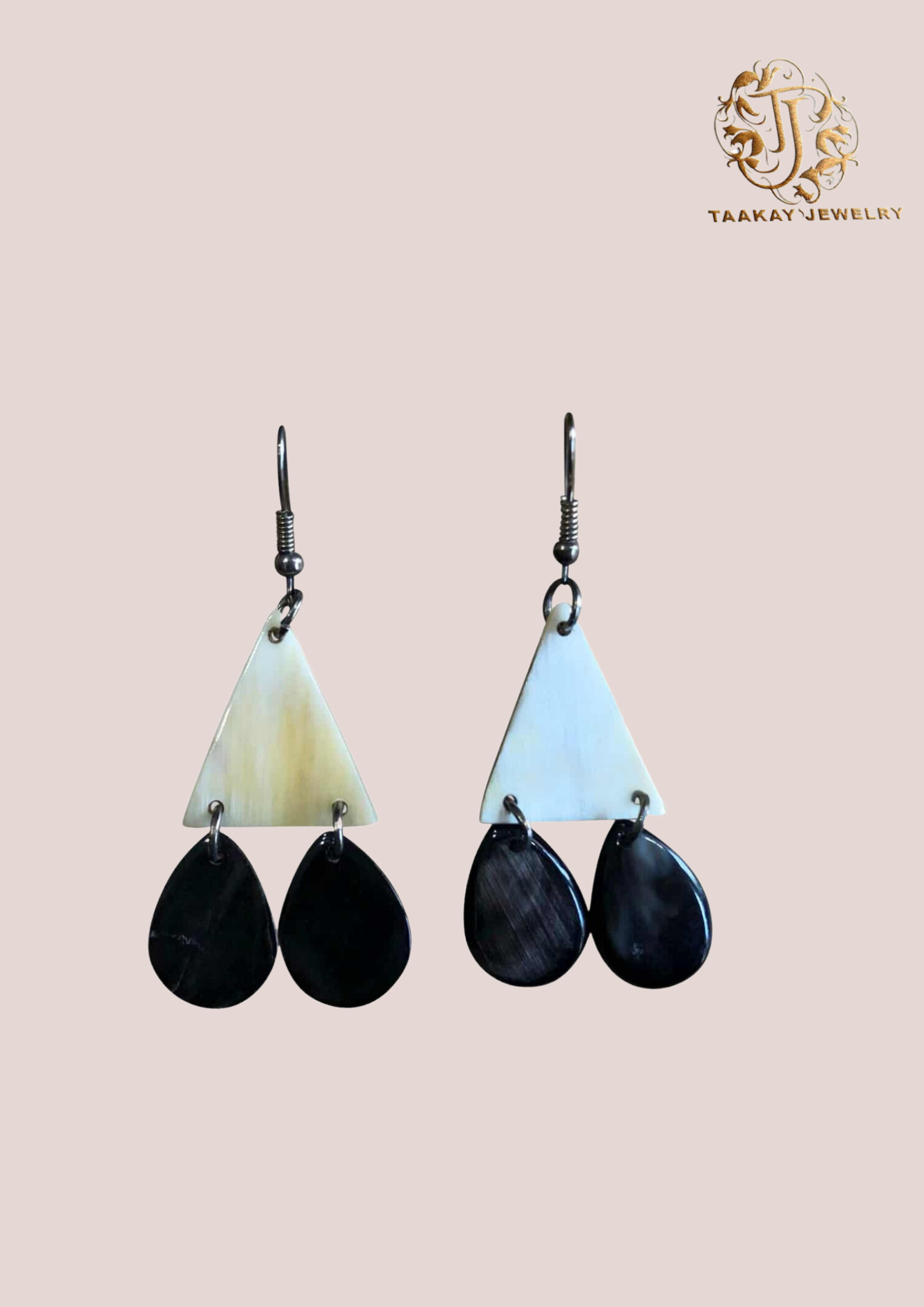 Boucles d’oreilles en corne “Sahondra la fleur d’Aloès”