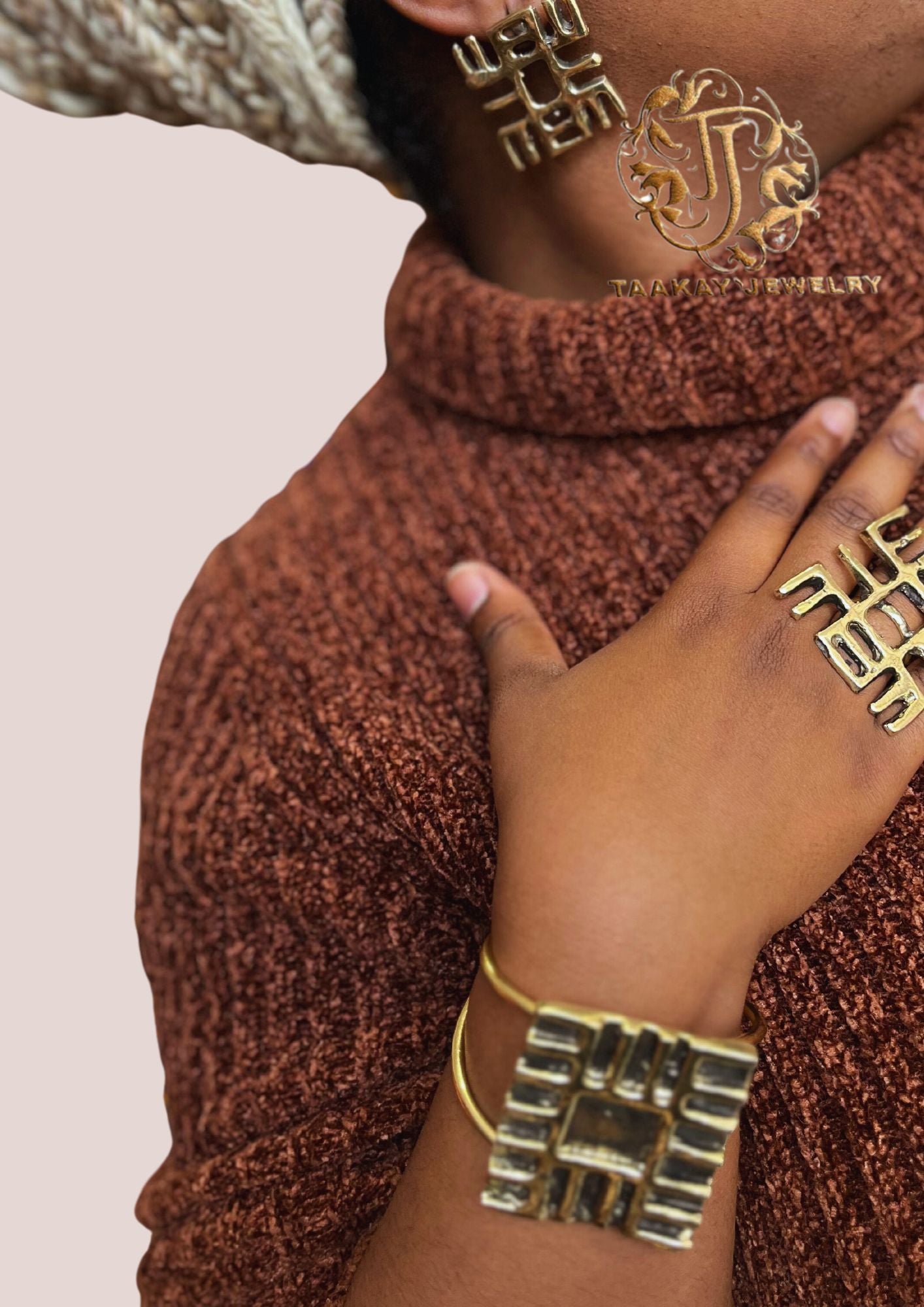 Parure en bronze "Nea onnim no sua a ohu"