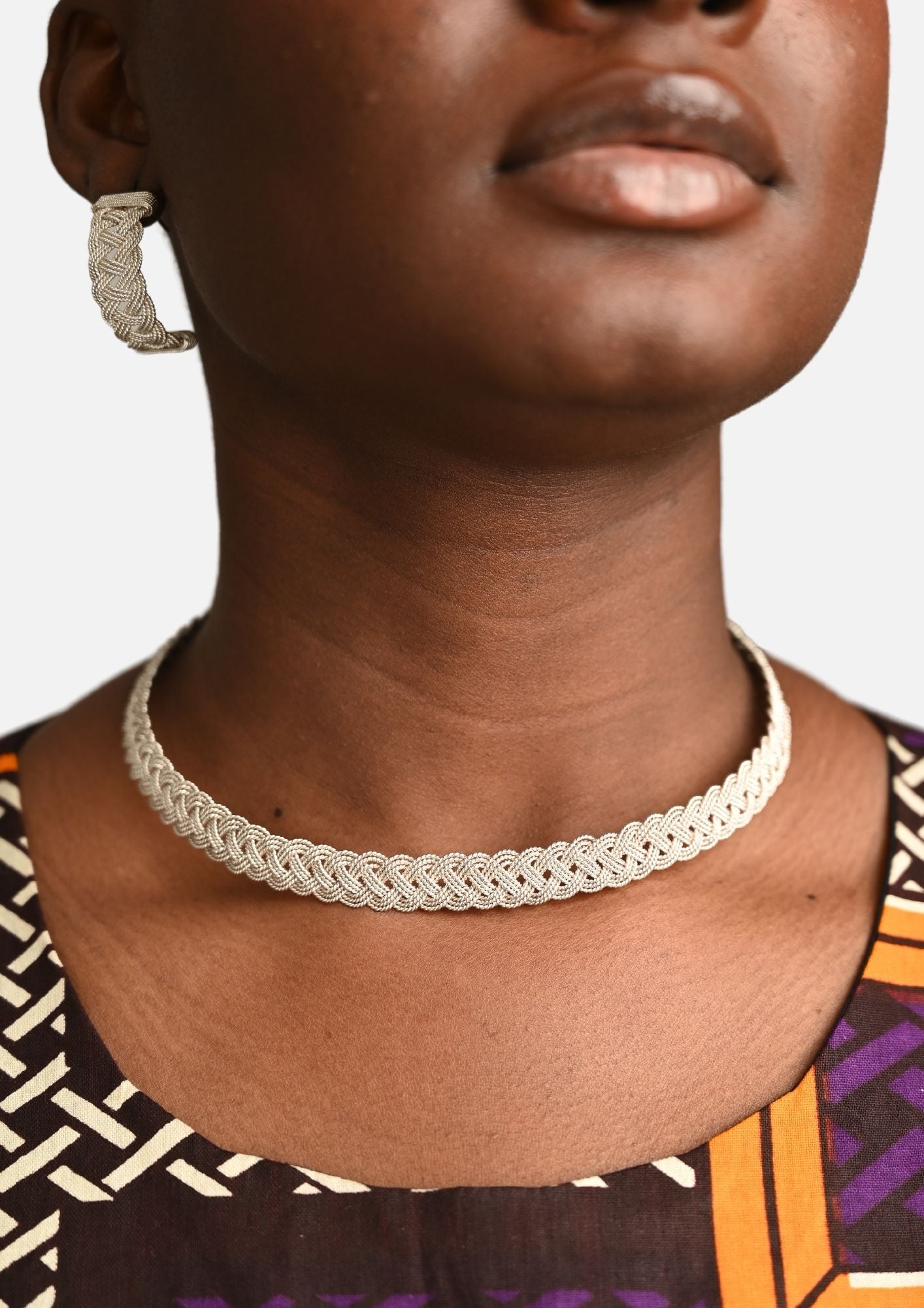 Collier ras de cou Ndoumbélane en argent massif