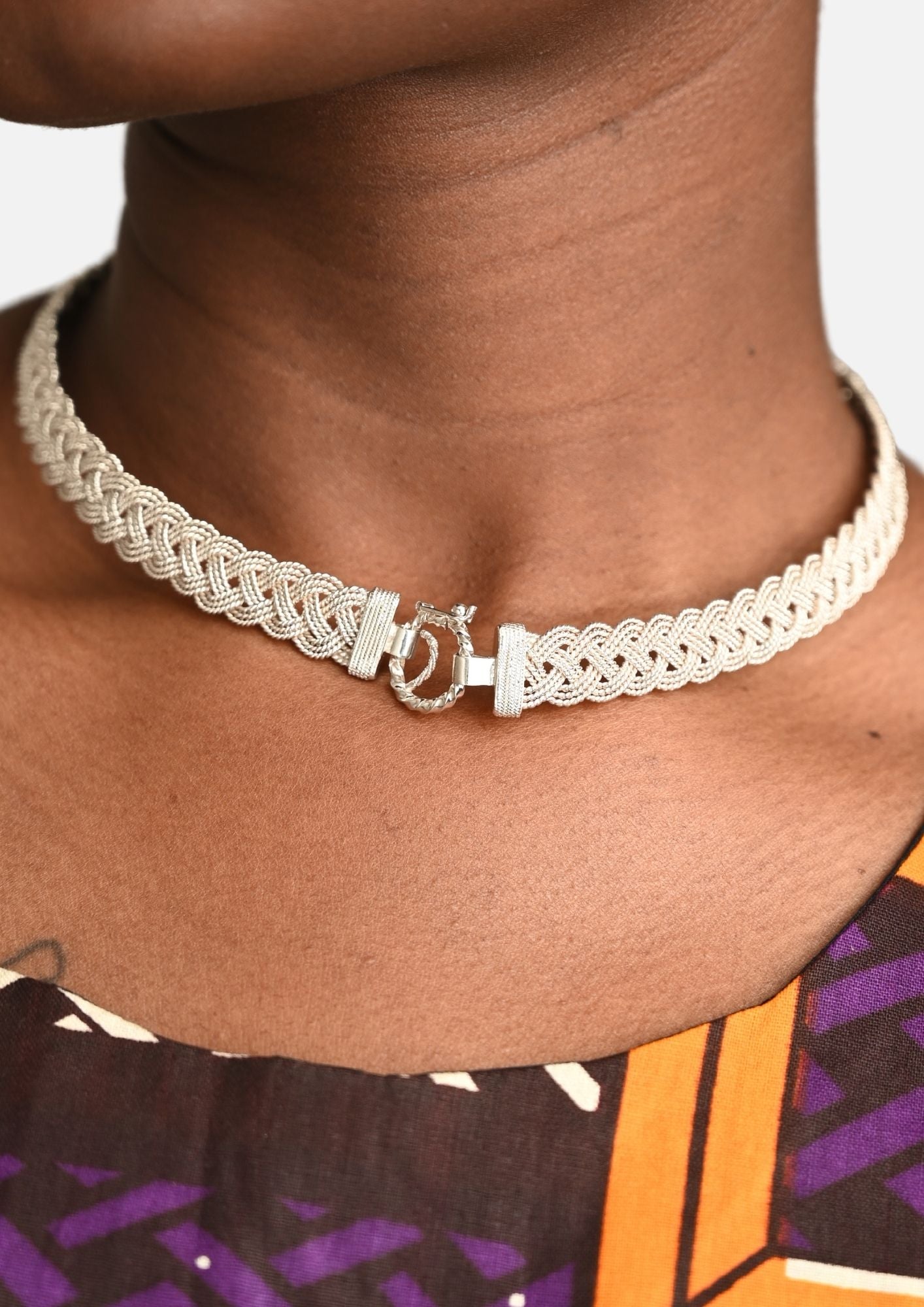 Collier ras de cou Ndoumbélane en argent massif