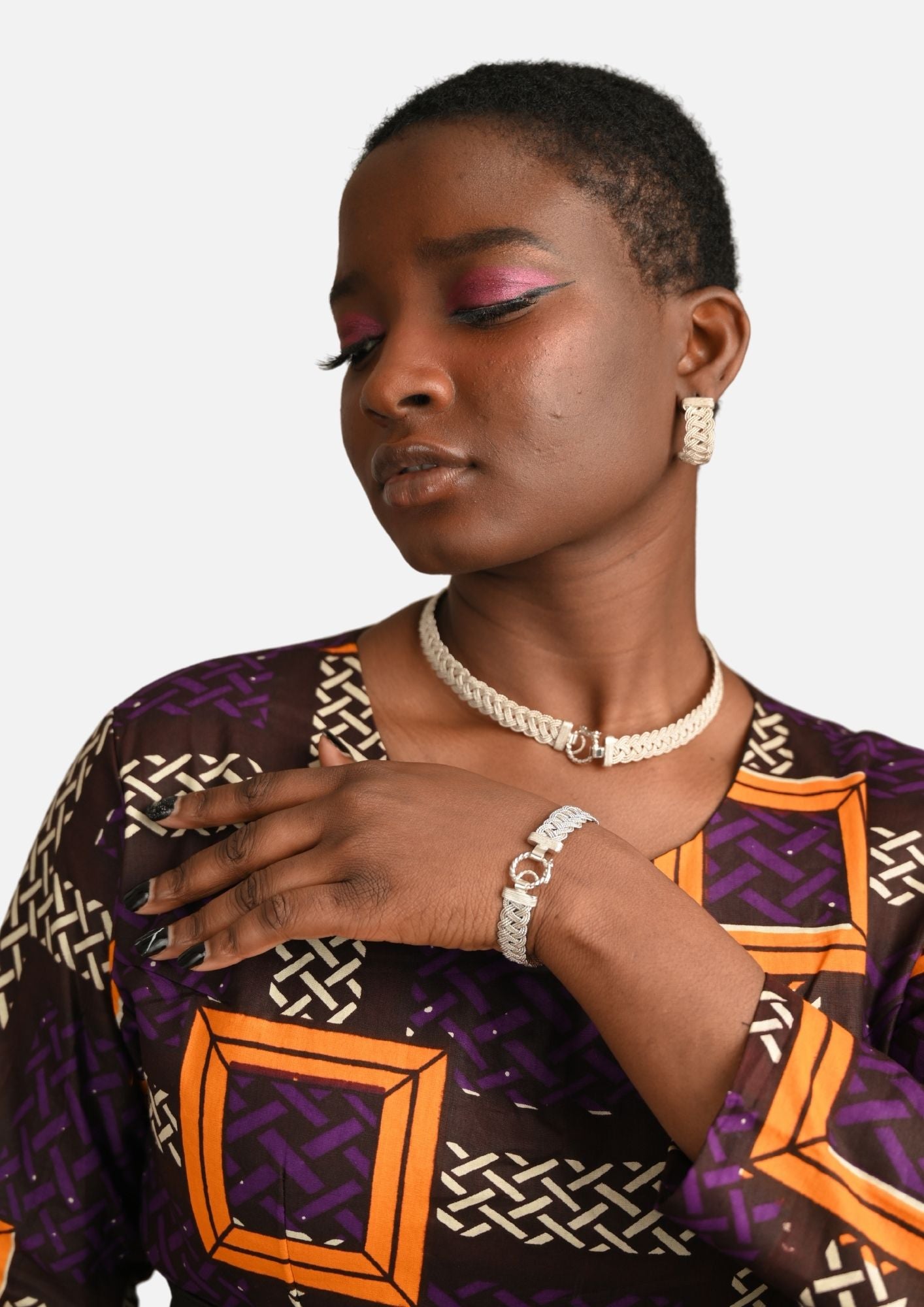 Collier ras de cou Ndoumbélane en argent massif