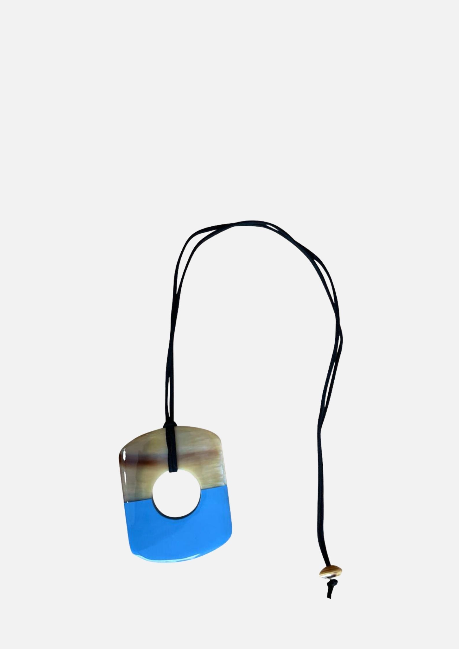 Collier en corne “Kanto, la belle”