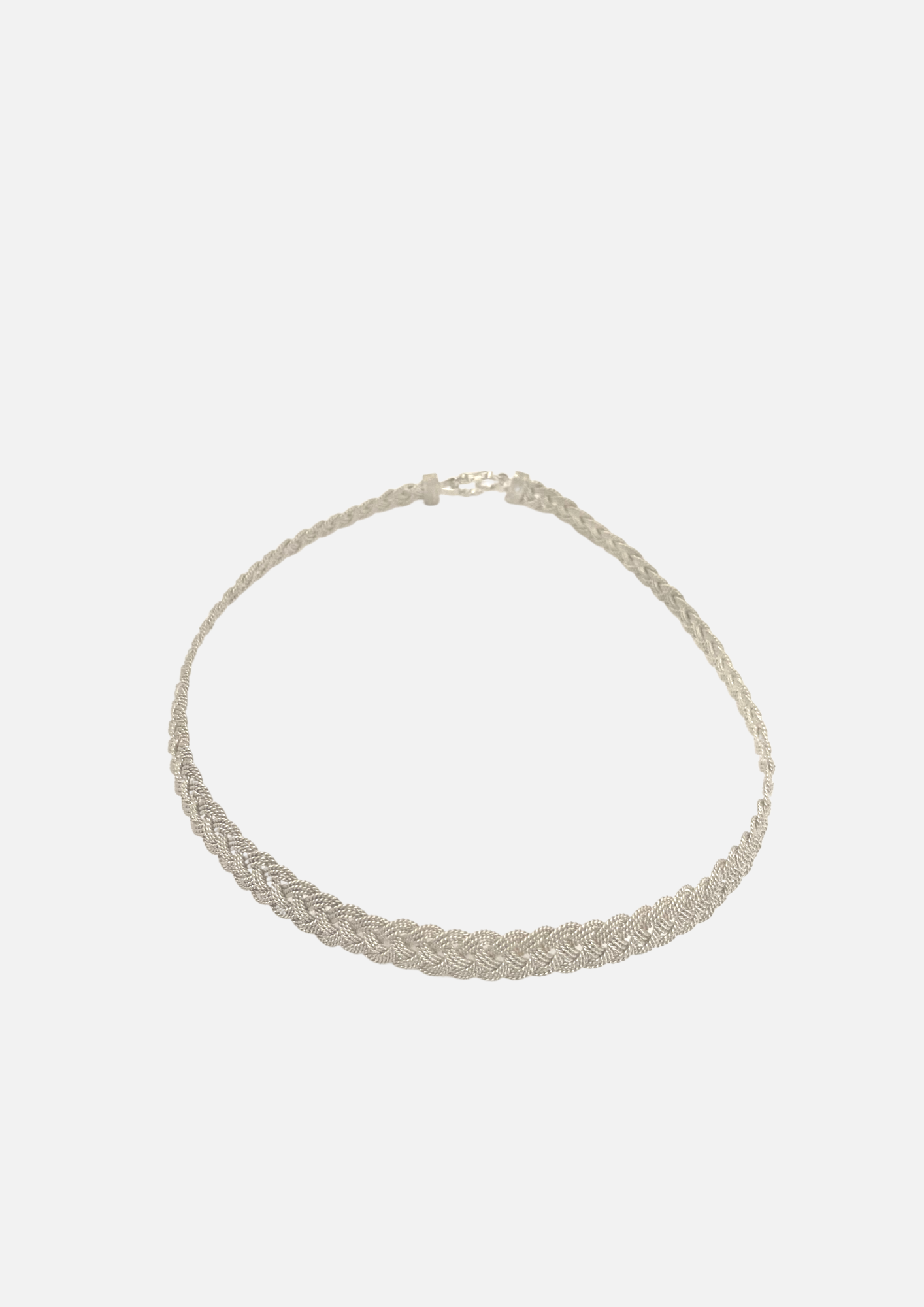 Collier ras de cou Ndoumbélane en argent massif