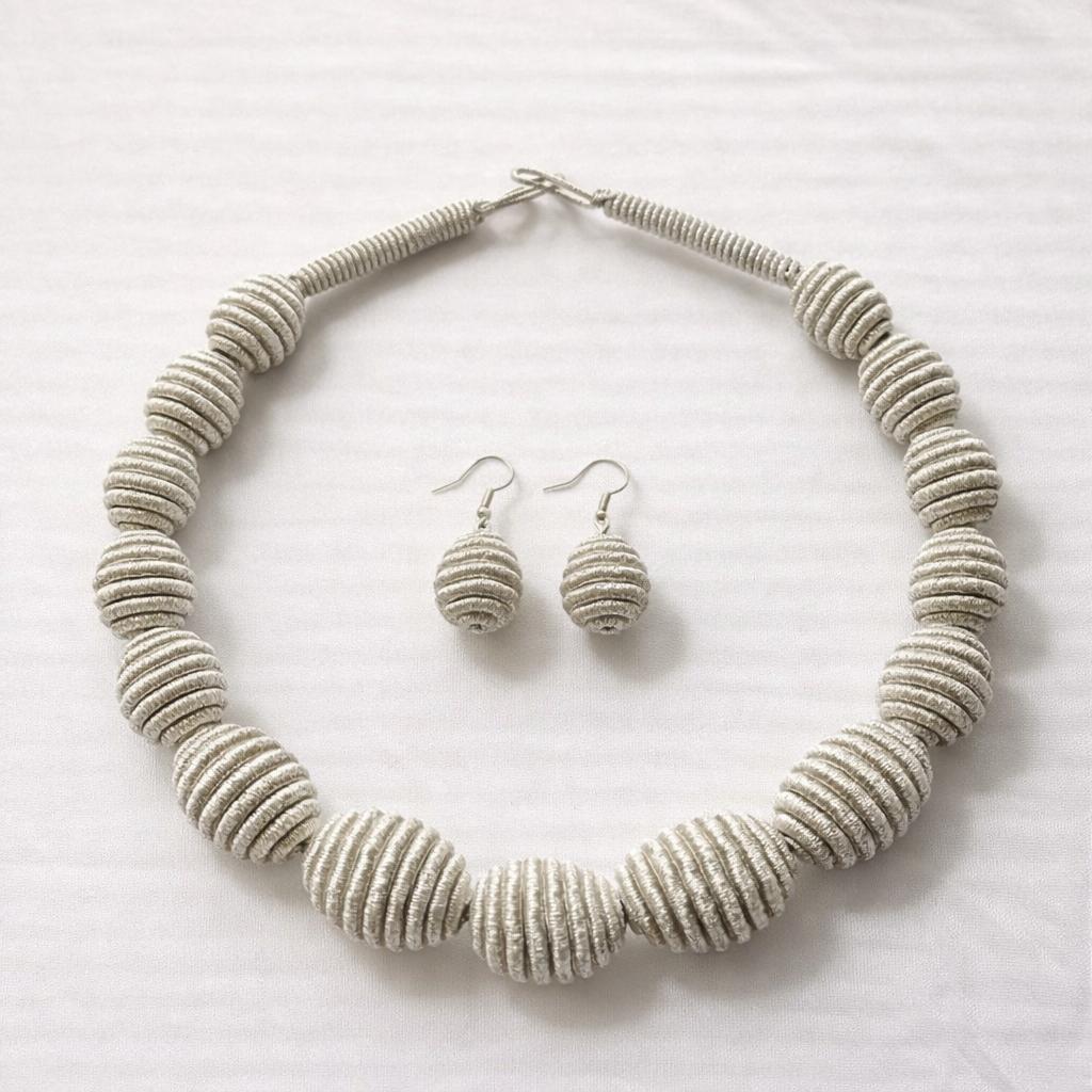 SAFARA – Parure artisanale en fil de soie | Bijoux du Sénégal