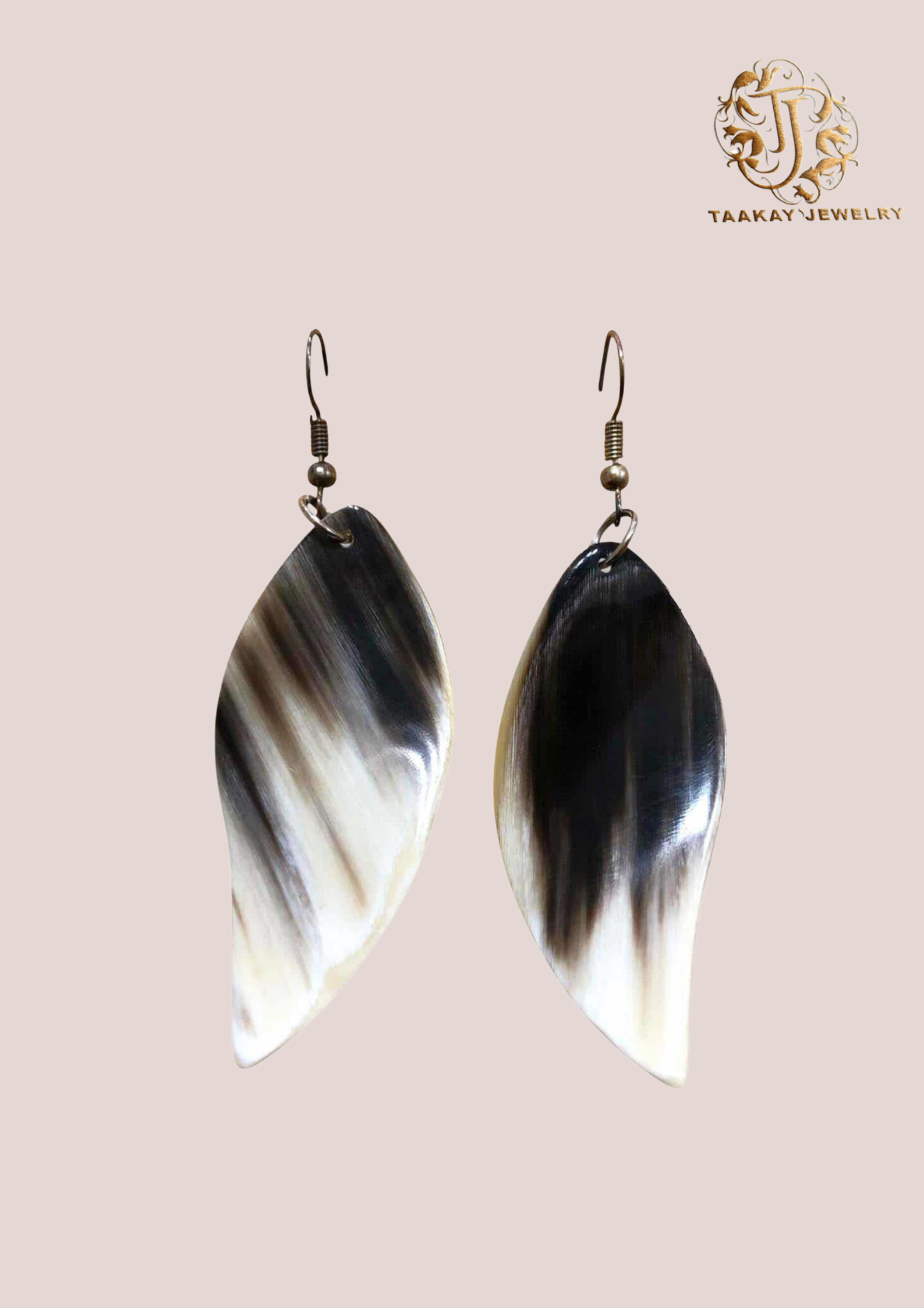Boucles d’oreilles en corne “Miangaly, la cantatrice”