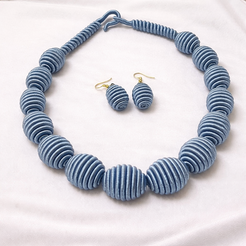 SAFARA – Parure artisanale en fil de soie | Bijoux du Sénégal