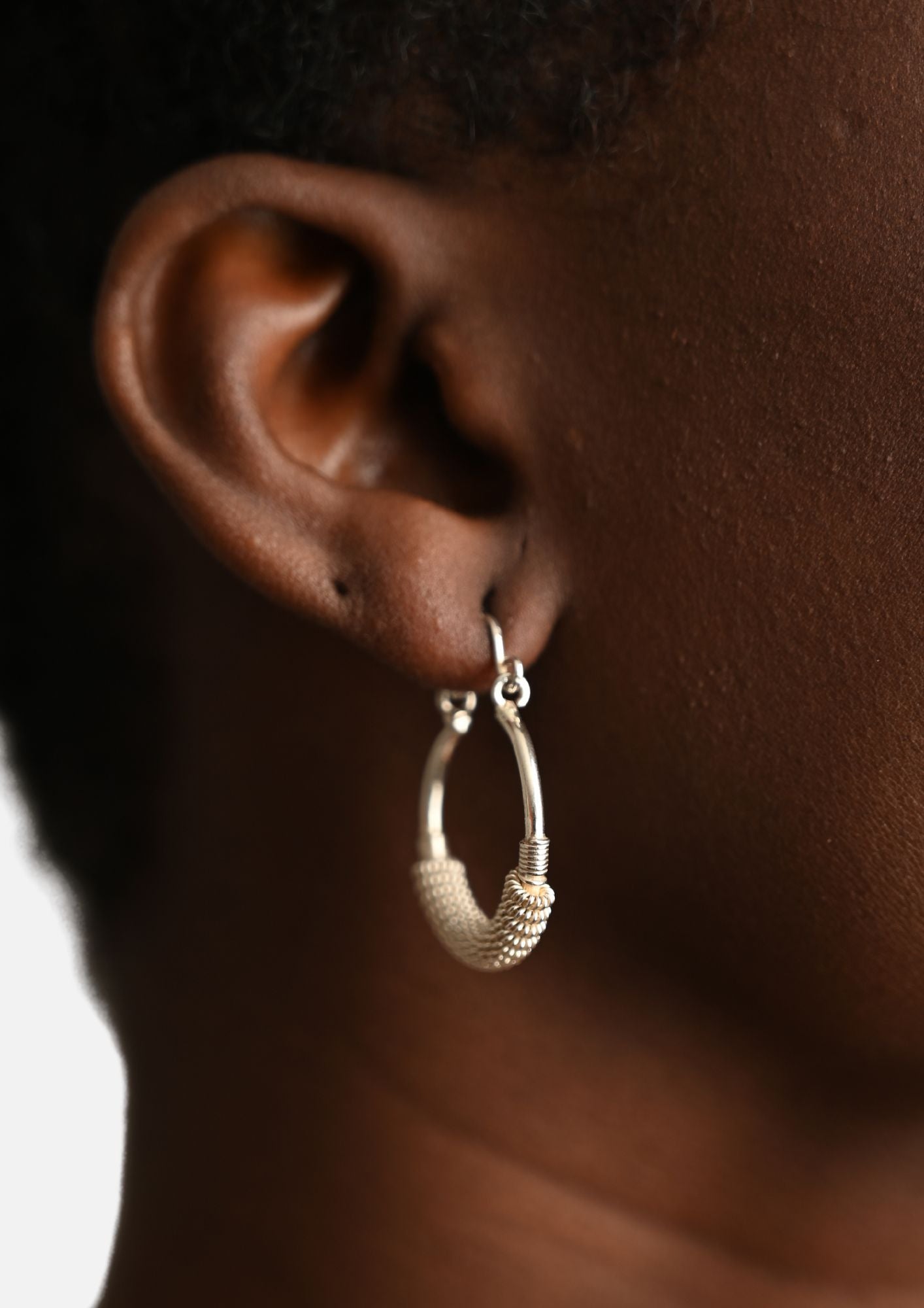 Boucles d'oreilles Djeumeut Mbodji en argent massif